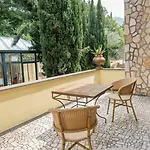 Palace & 4* Solofra