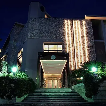 리조트 Palace &
