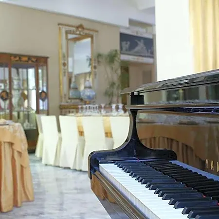 Palace & 4* Solofra