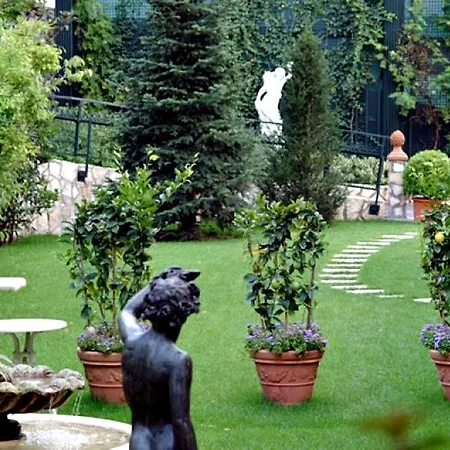 Resort Palace & Solofra